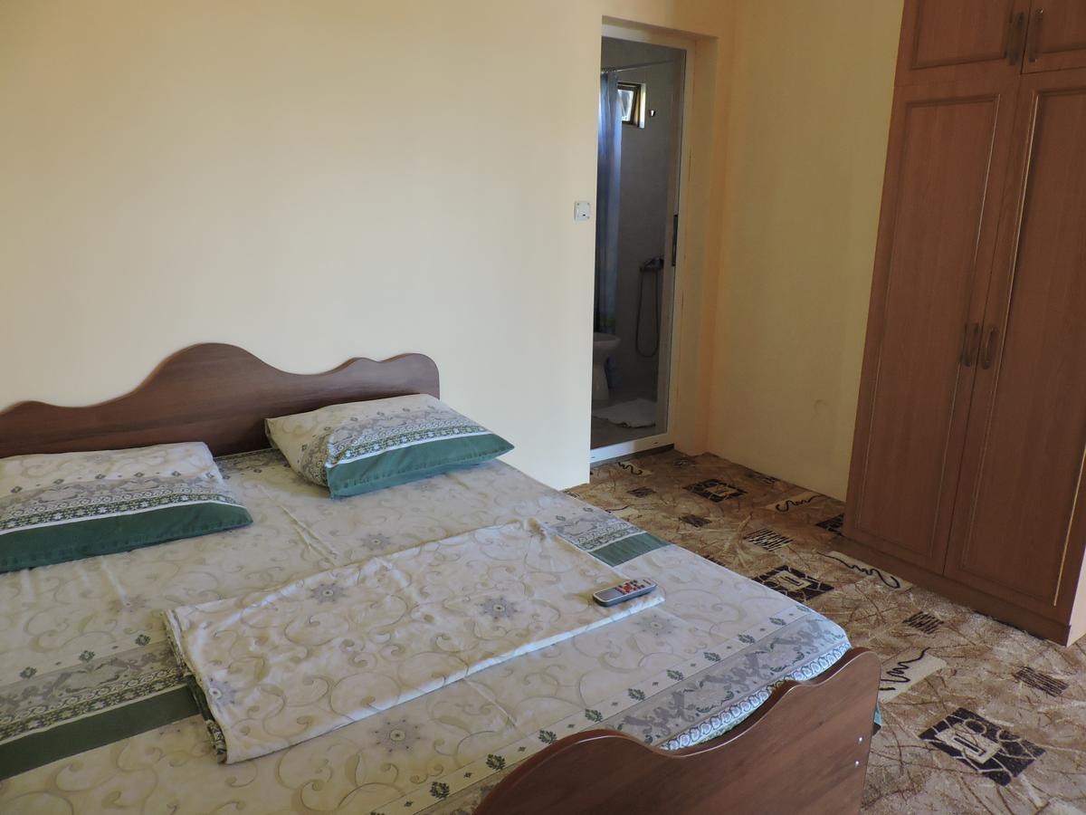 Guesthouse U Moti New Athos Экстерьер фото